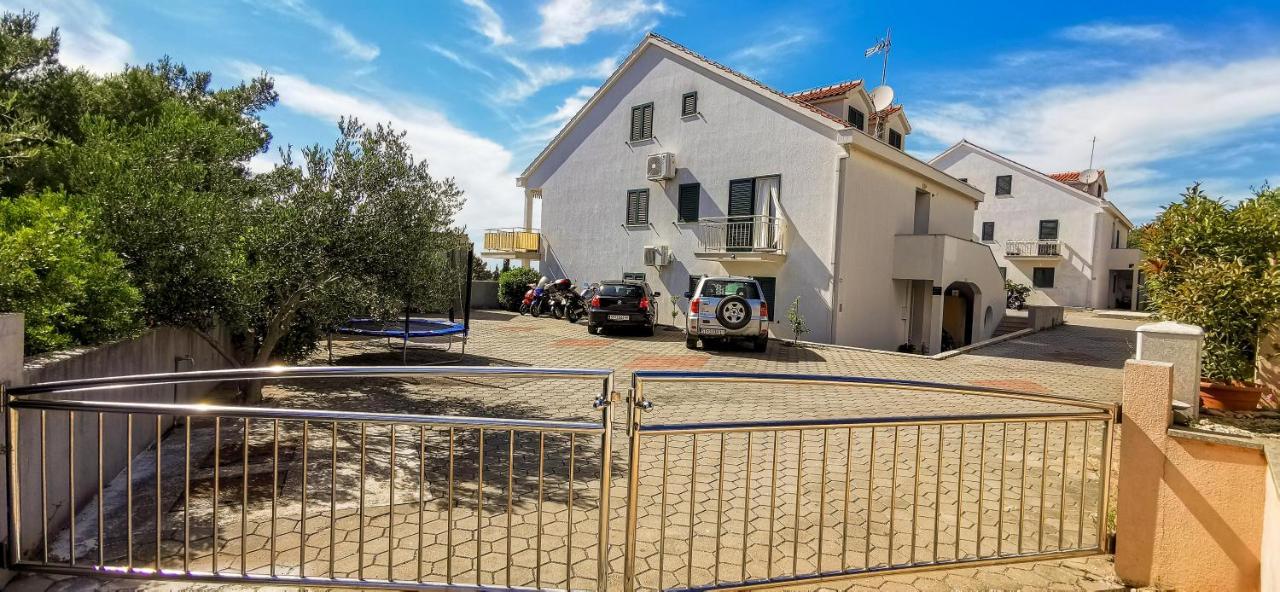 Apartment Jerry With Private Pool ミルナ エクステリア 写真